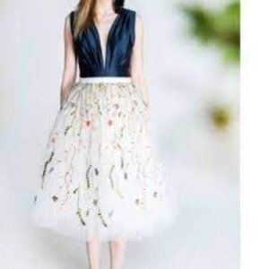 BNWT Anthropologie's LUNA MOON floral layered skirt